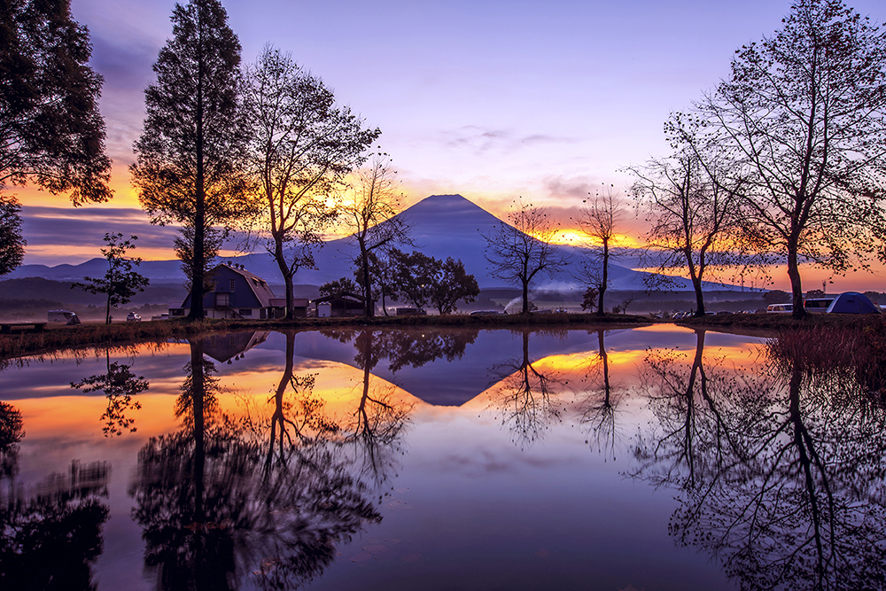 キャンプ場と富士山